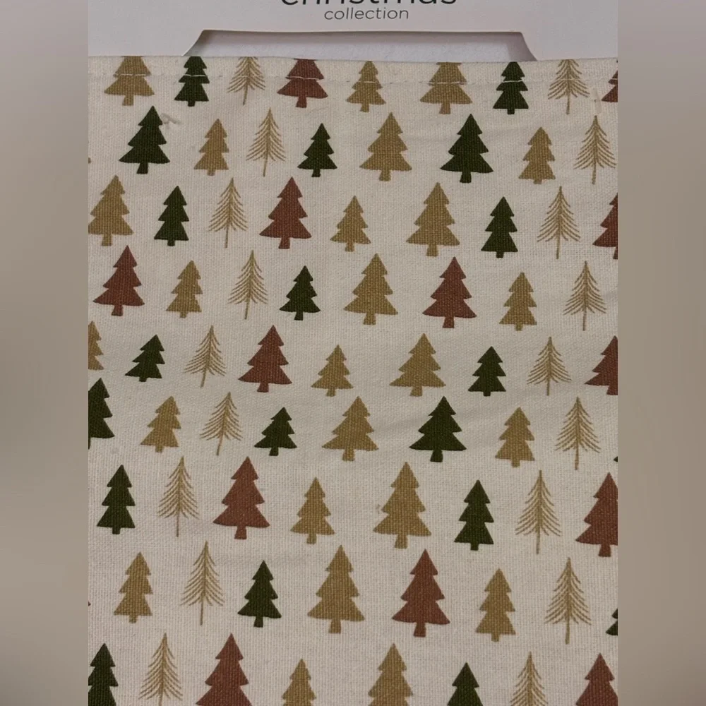 KIRKLAND’S HOME CHRISTMAS COLLECTION Christmas Tree Pattern Pet Bandana 22”x10”